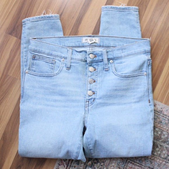 Madewell 9" Mid-Rise Button Front Skinny Crop Jeans in Asbury Wash Size 29​ - Picture 4 of 10